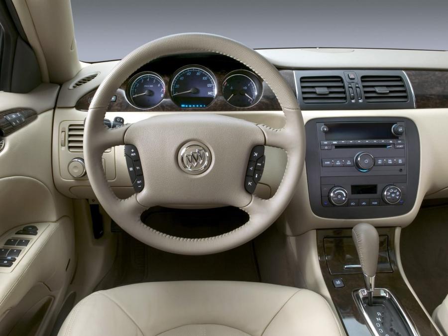  Buick Lucerne CXS 2006 года  (фото 24 из 45)